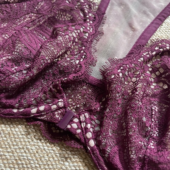 Victoria’s Secret Bra and Panty Set - Picture 6 of 7